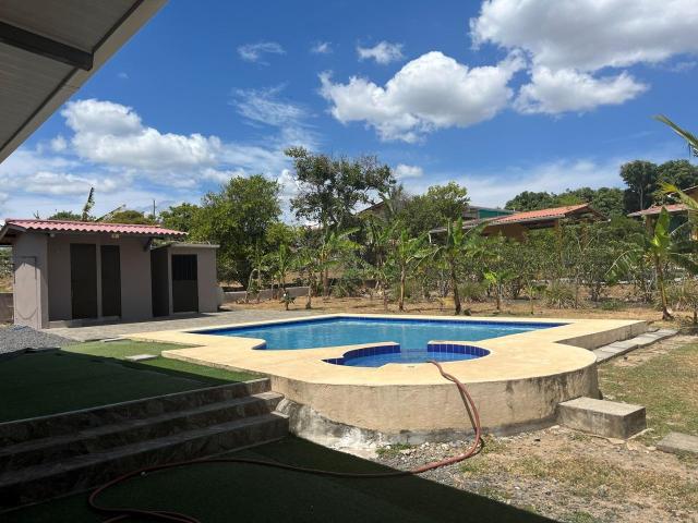 Casa de montana en Las Lajas con piscina