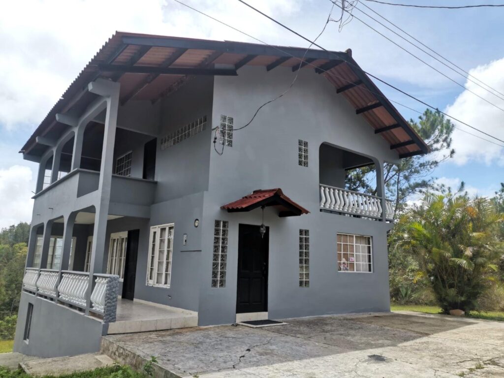 Casa en Venta en Altos de Cerro Azul Panamá