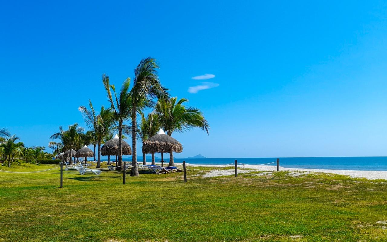 Villa de playa de 2 dormitorios y 2 baños en venta Playa Caracol