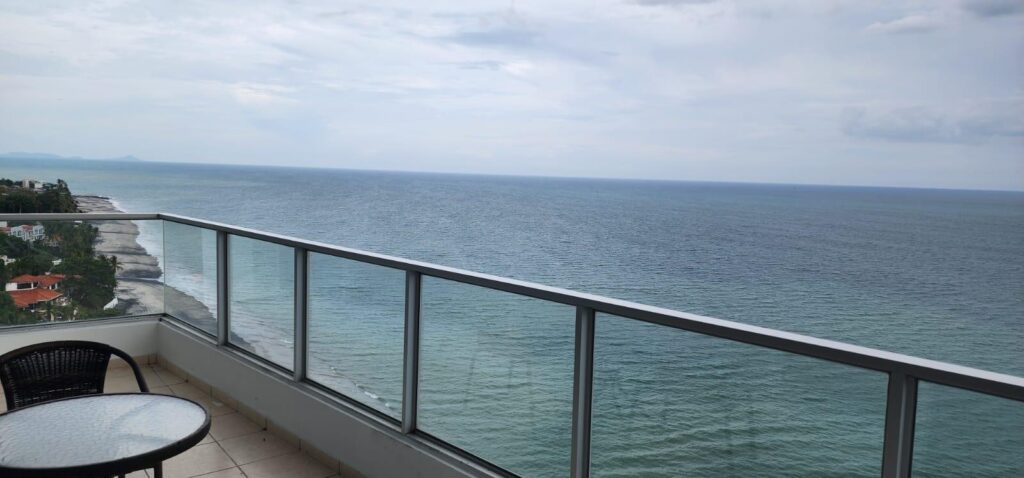 2bed 2bath Oceanfront Condo in Coronado