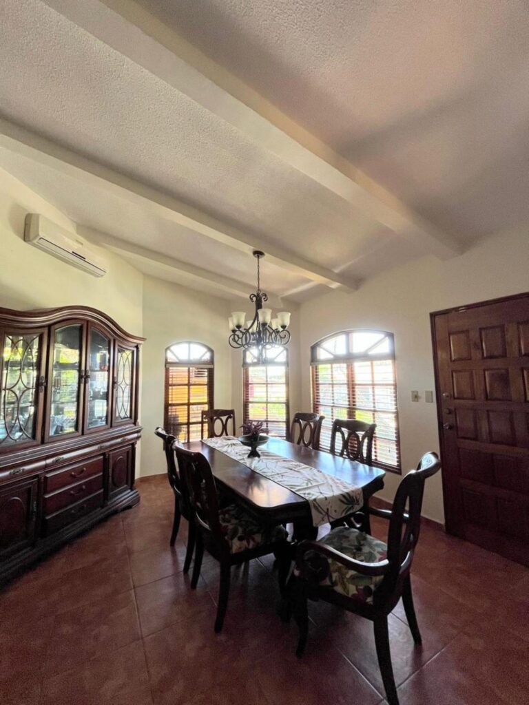 Condo de 3 Rec. 3 Baños en David