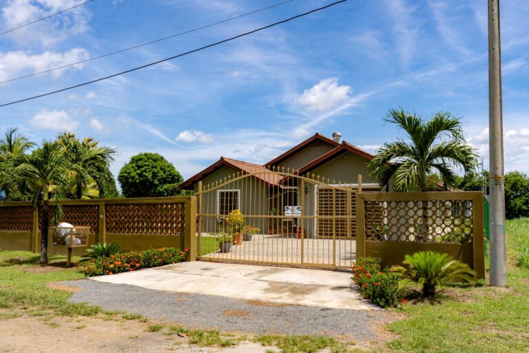 3 Casas en Una Cerca de Coronado