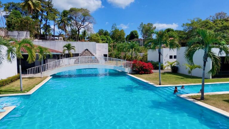 Bijao Beach Club & Residences