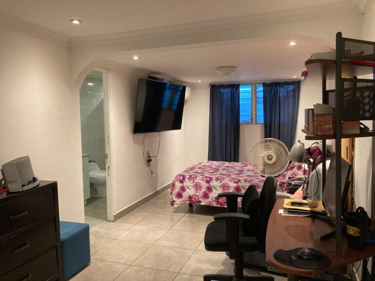 CASA EN VENTA EN LAS ACACIAS LOTE 1055