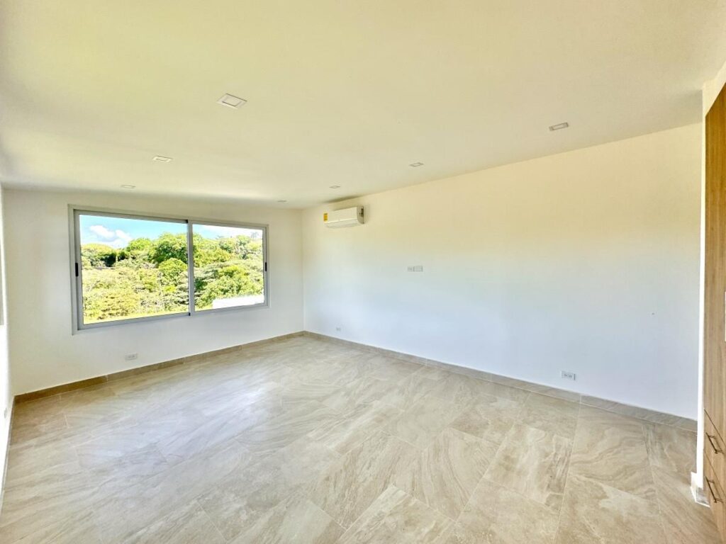 Casa-En-Venta-Casa-En-Las-Cumbres-Calle-Del-Lago-Las-Cumbres-Panama-13