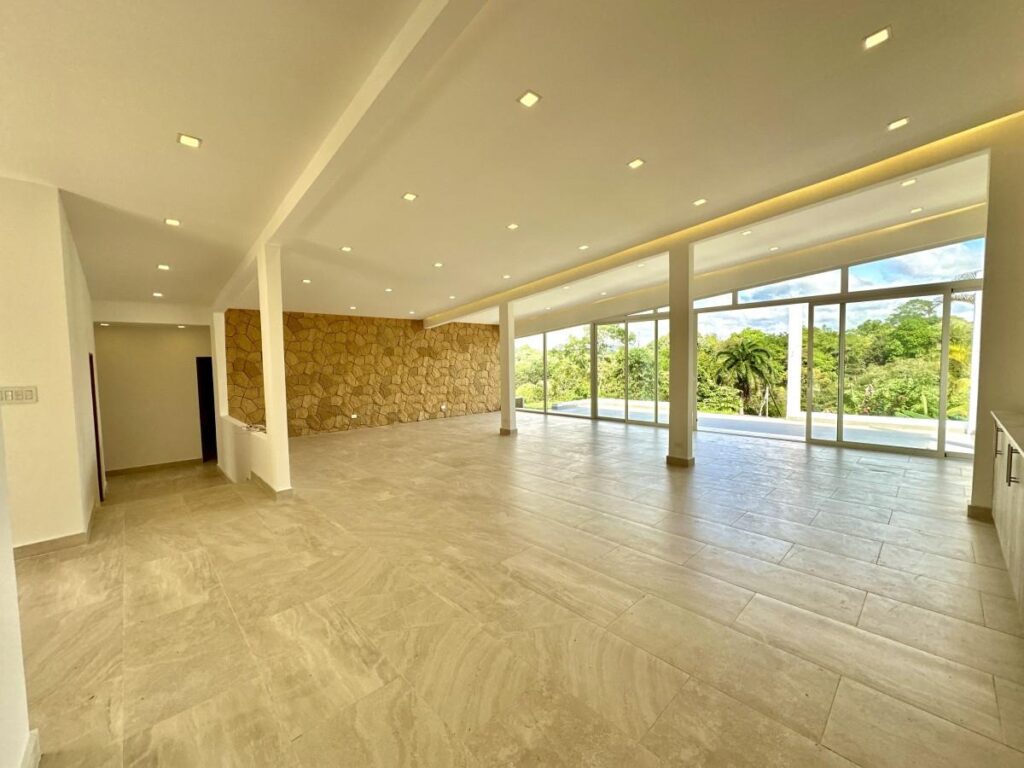 Casa-En-Venta-Casa-En-Las-Cumbres-Calle-Del-Lago-Las-Cumbres-Panama-4