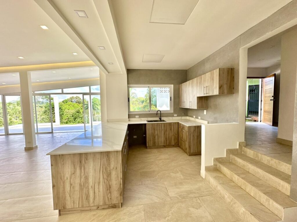 Casa-En-Venta-Casa-En-Las-Cumbres-Calle-Del-Lago-Las-Cumbres-Panama-5