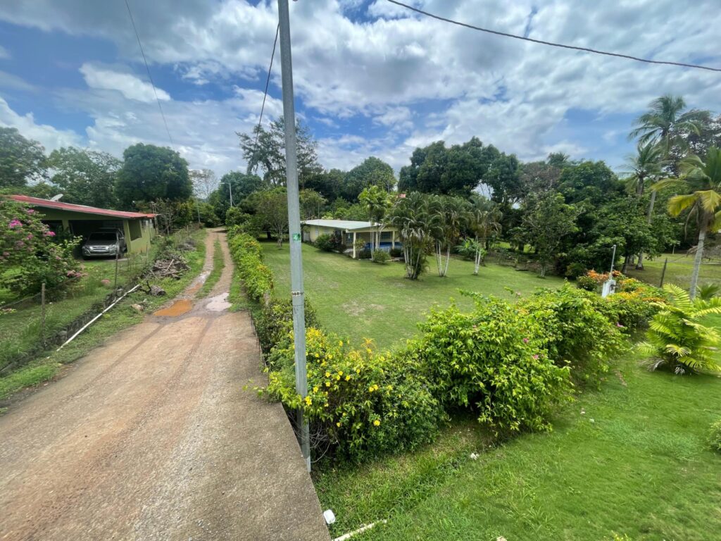 Casa uso comerc./residencial en esquina
