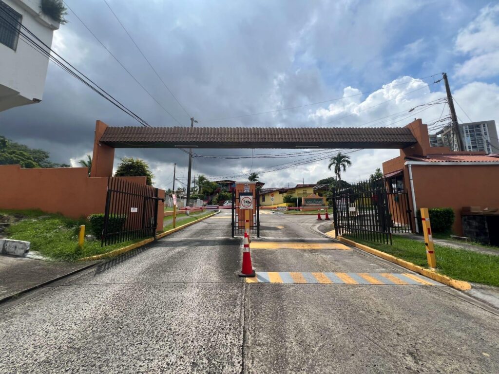 Las Lomas