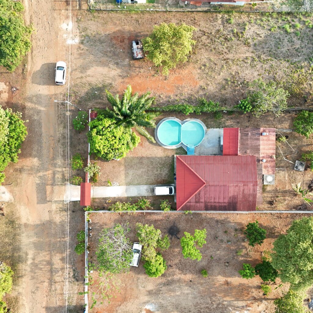 VENTA DE CASA UNIFAMILIAR EN UTIVÉ