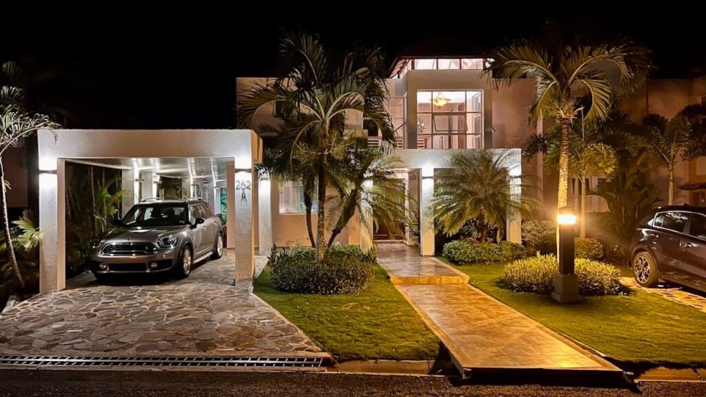VILLA LUPITA