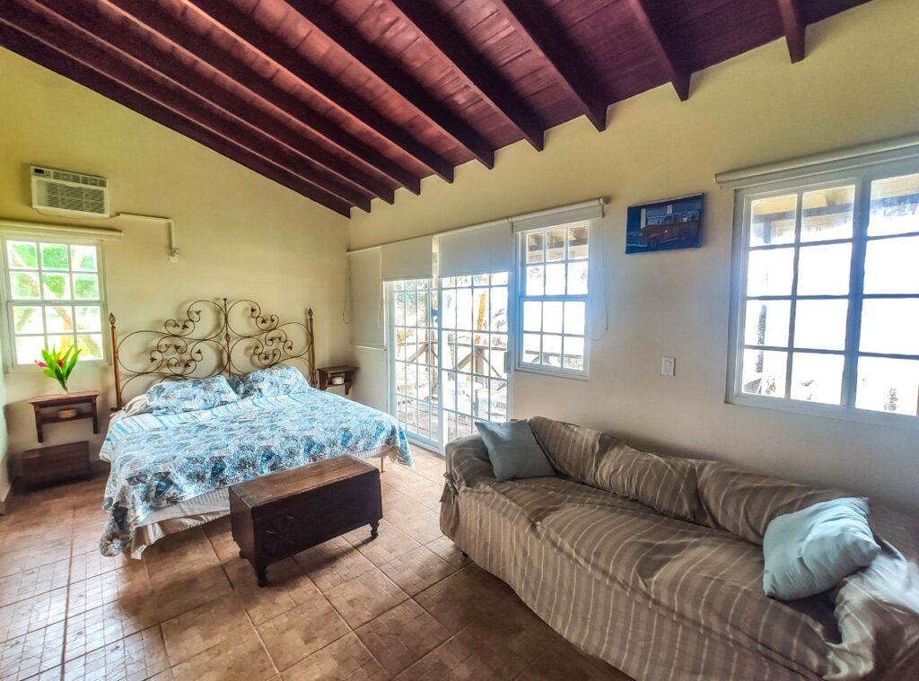 Casa-En-Venta-Viento-Frio-Miramar-Santa-Isabel-Colon-Panama-11
