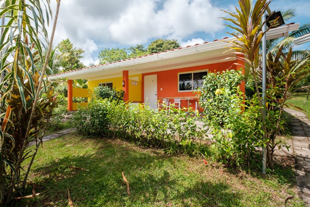 Hotel y Casa Residencial en Las Lajas