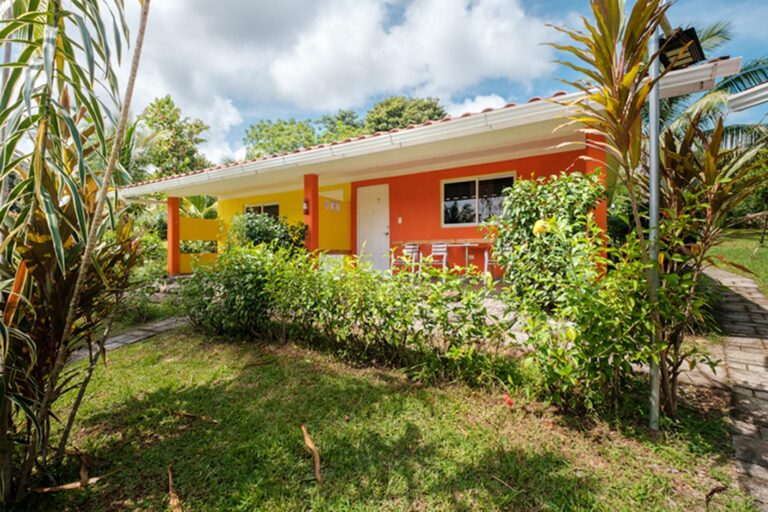Hotel y Casa Residencial en Las Lajas