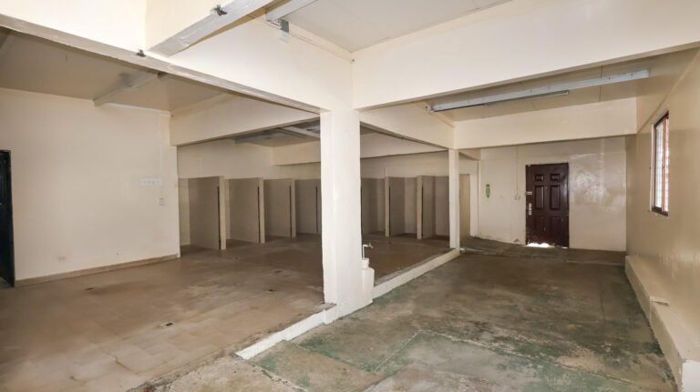 Casa Comercial en Parque Lefevre