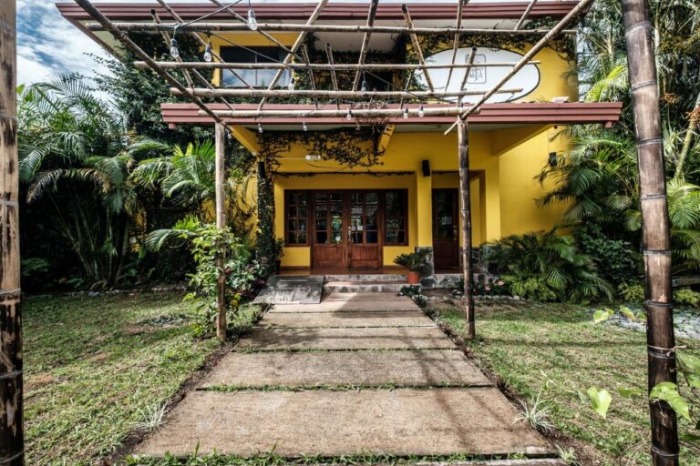 2 Apartamentos y Restaurante en Boquete