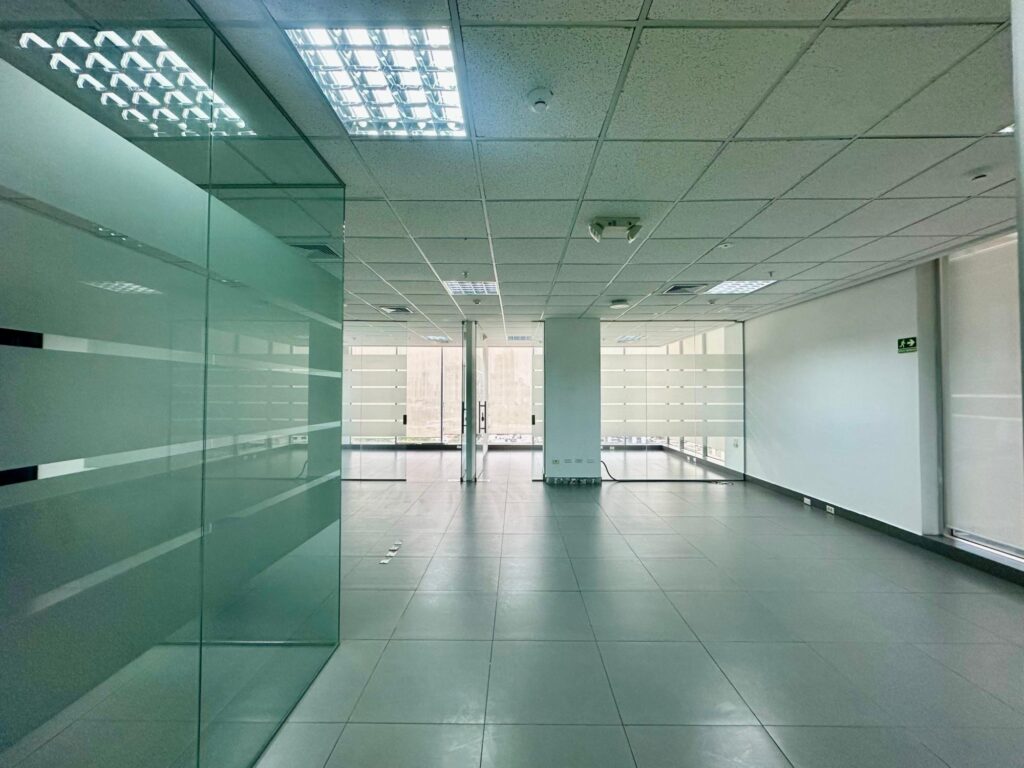OFICINA EN OFFICE ONE