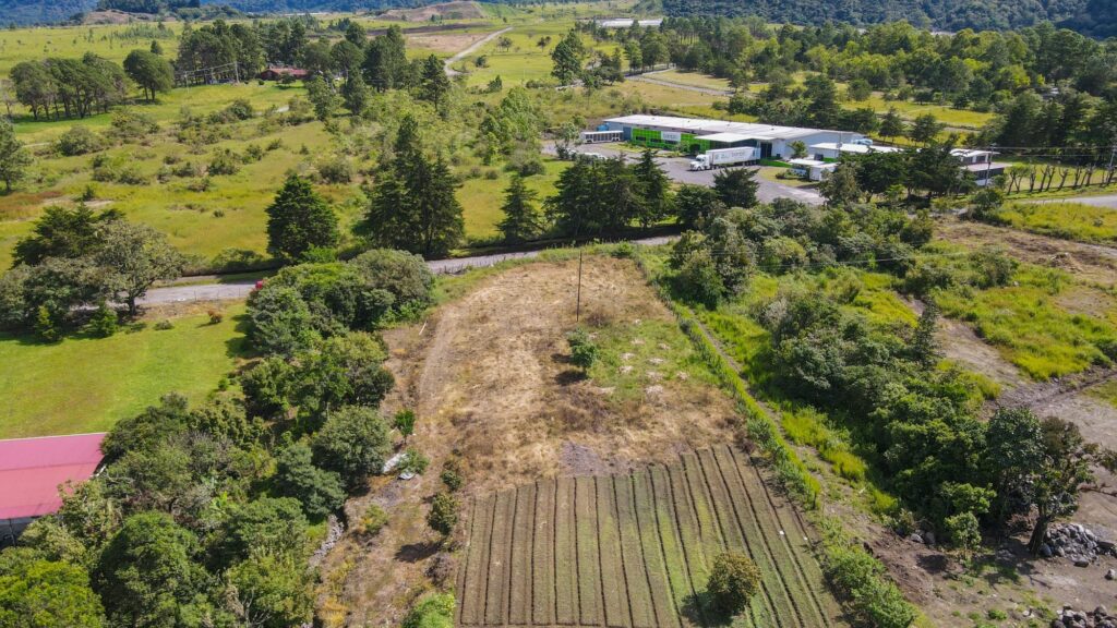 663.41m² flat lot for Sale in Volcan