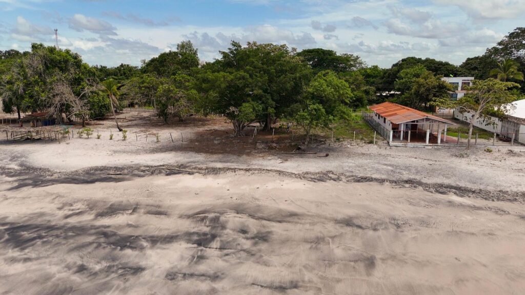 Espectacular lote en Juan Hombron