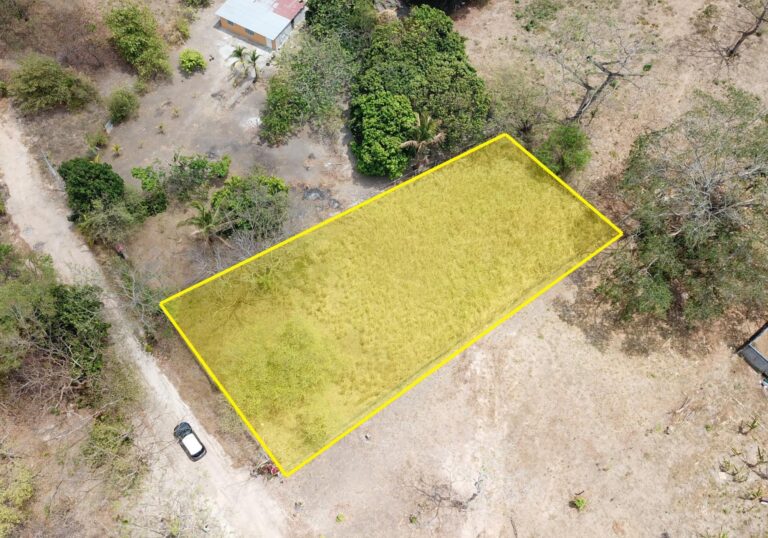 Venta de terreno en playa Gorgona